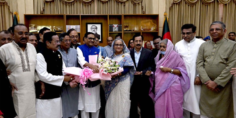 ষড়যন্ত্র মোকাবেলা করে আওয়ামী লীগ দেশকে এগিয়ে নিয়ে যাবে : প্রধানমন্ত্রী ষড়যন্ত্র মোকাবেলা করে আওয়ামী লীগ দেশকে এগিয়ে নিয়ে যাবে : প্রধানমন্ত্রী