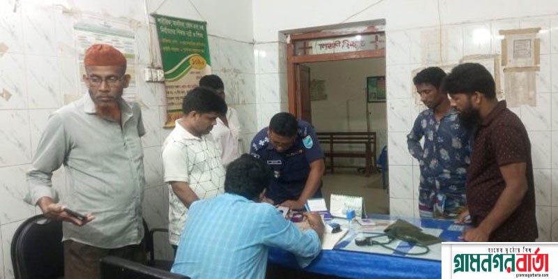 টঙ্গীবাড়ীতে সাংবাদিকের নাক ফাটালেন বাবা-ছেলে, থানায় অভিযোগ টঙ্গীবাড়ীতে সাংবাদিকের নাক ফাটালেন বাবা-ছেলে, থানায় অভিযোগ