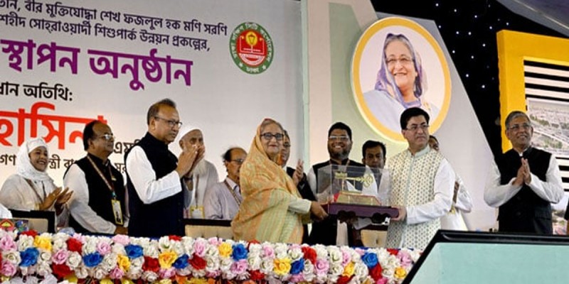 ঢাকাবাসীকে সুন্দর জীবন দিতে কাজ করছে সরকার : প্রধানমন্ত্রী ঢাকাবাসীকে সুন্দর জীবন দিতে কাজ করছে সরকার : প্রধানমন্ত্রী