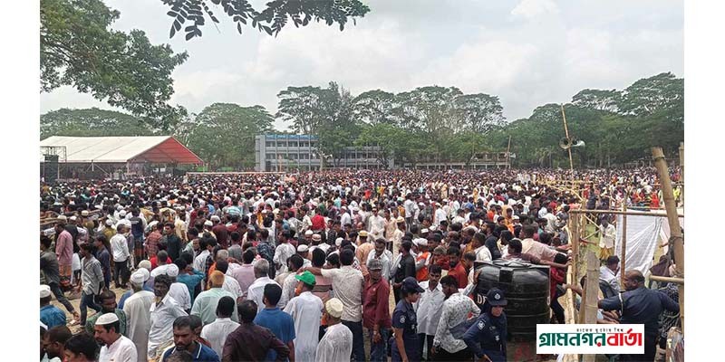 প্রধানমন্ত্রীকে দেখতে কলাপাড়ার কলেজ মাঠে হাজারো মানুষ প্রধানমন্ত্রীকে দেখতে কলাপাড়ার কলেজ মাঠে হাজারো মানুষ