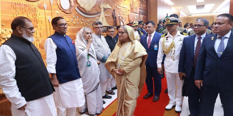 মোদীর শপথ অনুষ্ঠানে যোগ দিতে দিল্লি গেলেন প্রধানমন্ত্রী মোদীর শপথ অনুষ্ঠানে যোগ দিতে দিল্লি গেলেন প্রধানমন্ত্রী