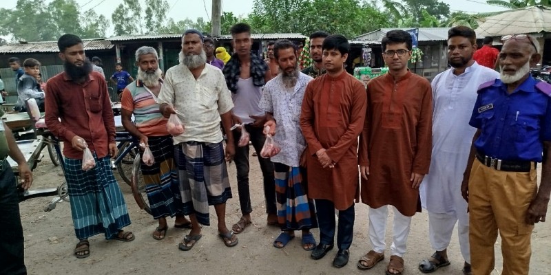 ঈদুল আযহা উপলক্ষ্যে নন্দীগ্রামে হতদরিদ্র মানুষের মাঝে মাংস বিতরণ করলেন ইউএনও ঈদুল আযহা উপলক্ষ্যে নন্দীগ্রামে হতদরিদ্র মানুষের মাঝে মাংস বিতরণ করলেন ইউএনও