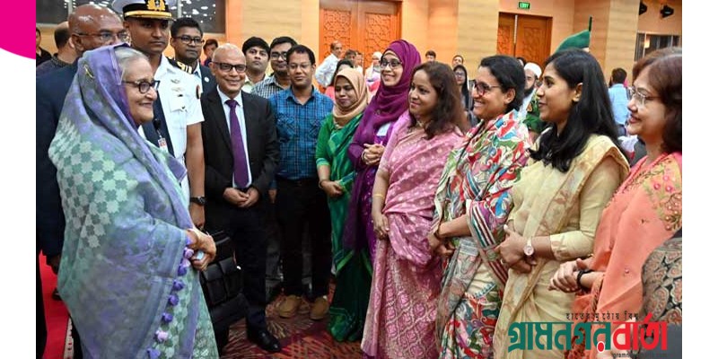 প্রধানমন্ত্রীর বাজেট পরবর্তী নৈশভোজে যোগদান প্রধানমন্ত্রীর বাজেট পরবর্তী নৈশভোজে যোগদান