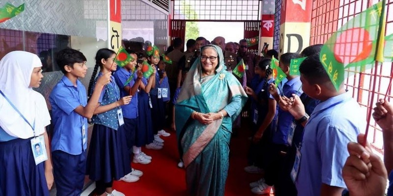 চাঁদে যাওয়ার প্রস্তুতি নাও: শিশুদের প্রতি প্রধানমন্ত্রী চাঁদে যাওয়ার প্রস্তুতি নাও: শিশুদের প্রতি প্রধানমন্ত্রী