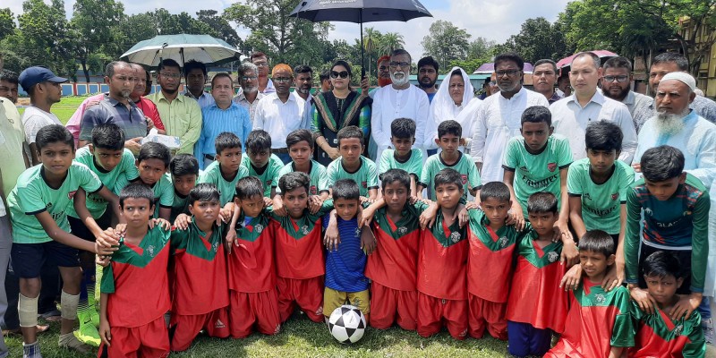 আদমদীঘিতে বঙ্গবন্ধু ও বঙ্গমাতা শেখ ফজিলাতুন্নেছা মুজিব গোল্ডকাপ ফুটবল র্টুণামেন্ট উদ্বোধন আদমদীঘিতে বঙ্গবন্ধু ও বঙ্গমাতা শেখ ফজিলাতুন্নেছা মুজিব গোল্ডকাপ ফুটবল র্টুণামেন্ট উদ্বোধন