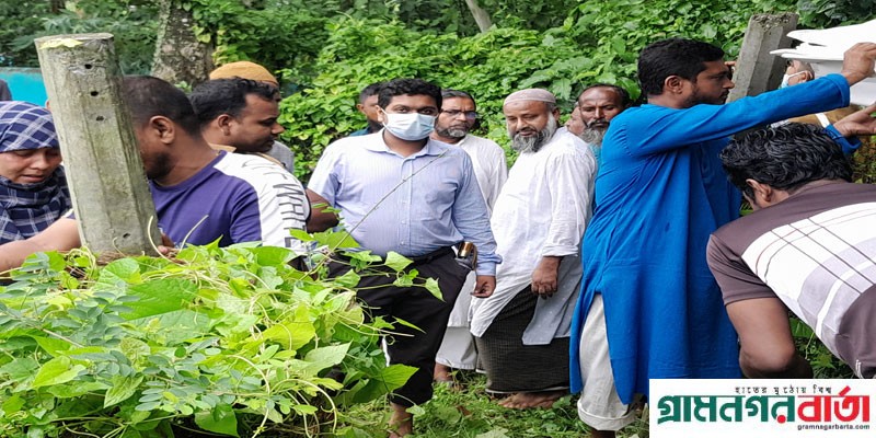 নন্দীগ্রামে করব থেকে শিশু মিজানের লাশ উত্তোলন নন্দীগ্রামে করব থেকে শিশু মিজানের লাশ উত্তোলন