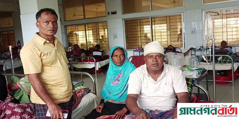ছেলে বৈষম্যবিরোধী ছাত্র আন্দোলনের সমন্বয়ক হওয়ায় পিতাকে কোপালেন আ’লীগ নেতা ছেলে বৈষম্যবিরোধী ছাত্র আন্দোলনের সমন্বয়ক হওয়ায় পিতাকে কোপালেন আ’লীগ নেতা