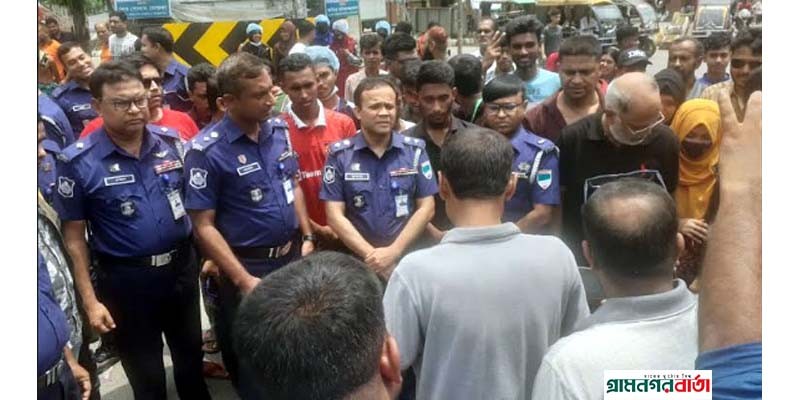 বাগেরহাটে আইন-শৃংখলা রক্ষায় সব থানায় পুলিশের কাজ শুরু বাগেরহাটে আইন-শৃংখলা রক্ষায় সব থানায় পুলিশের কাজ শুরু