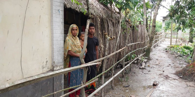 মারেলগঞ্জে কৃষক পরিবারের যাতায়েতের পথ বন্ধ: ৮ দিন ধরে মানবেতর জীবন মারেলগঞ্জে কৃষক পরিবারের যাতায়েতের পথ বন্ধ: ৮ দিন ধরে মানবেতর জীবন