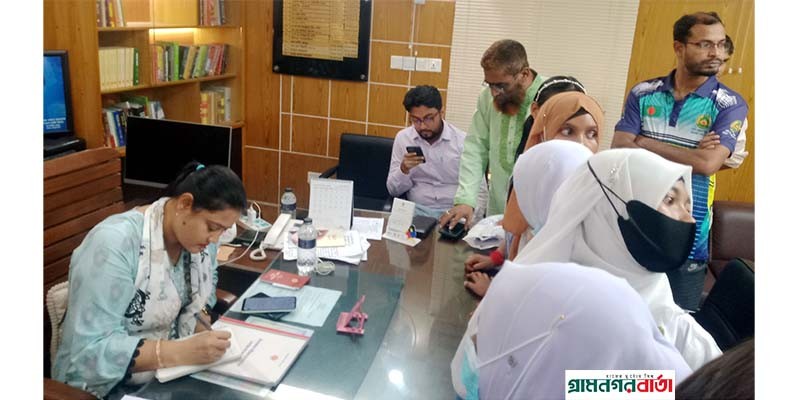 আদমদীঘিতে প্রধান শিক্ষকের পদত্যাগ দাবীতে ফের শিক্ষার্থীদের বিক্ষোভ আদমদীঘিতে প্রধান শিক্ষকের পদত্যাগ দাবীতে ফের শিক্ষার্থীদের বিক্ষোভ