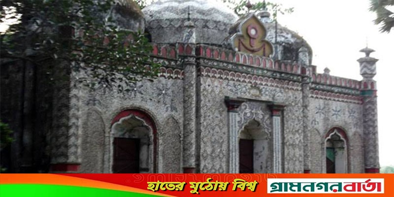 কালের সাক্ষী হয়ে দাঁড়িয়ে আছে চান্দিনার তিন গম্বুজ জামে মসজিদ কালের সাক্ষী হয়ে দাঁড়িয়ে আছে চান্দিনার তিন গম্বুজ জামে মসজিদ