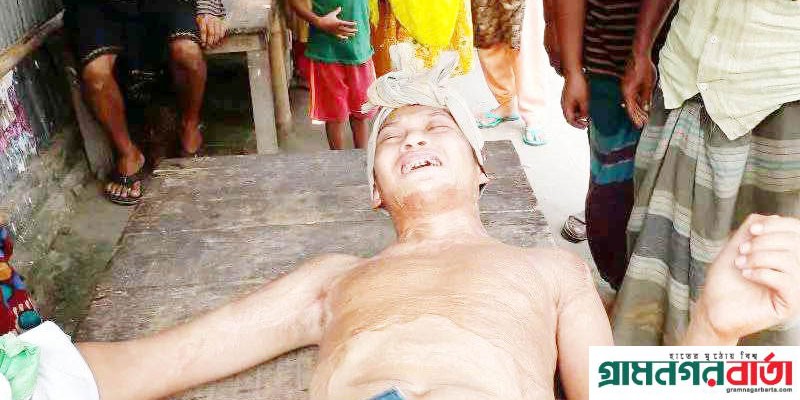 কাউনিয়ায় চলন্ত ট্রেন থেকে পড়ে যুবক আহত কাউনিয়ায় চলন্ত ট্রেন থেকে পড়ে যুবক আহত