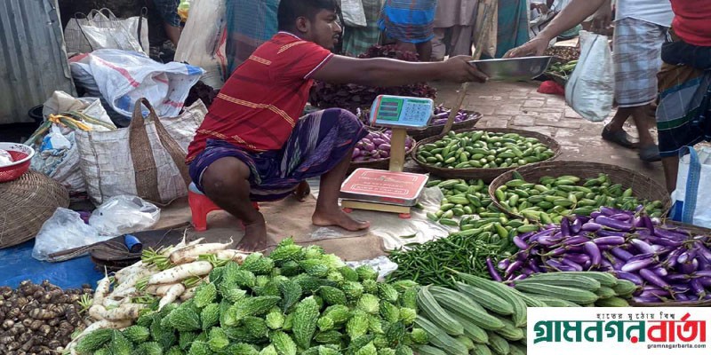 নন্দীগ্রামে শাকসবজির বাজার দর ঊর্ধ্বগতিতে দিশেহারা মানুষ নন্দীগ্রামে শাকসবজির বাজার দর ঊর্ধ্বগতিতে দিশেহারা মানুষ