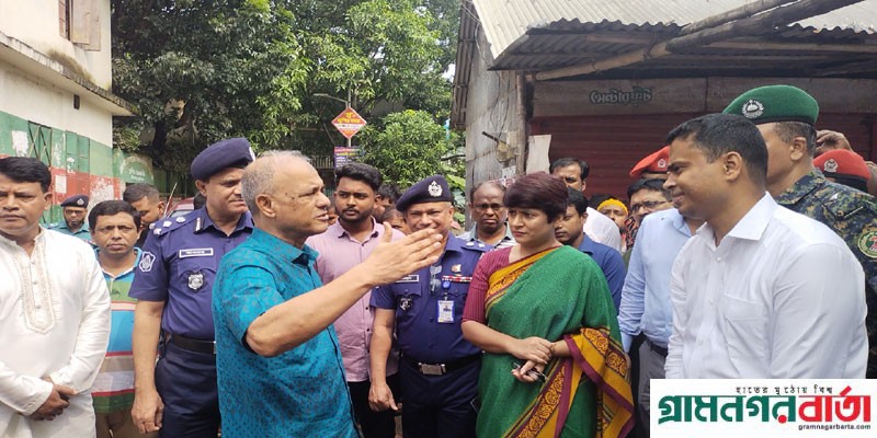 মুন্সীগঞ্জে পূজা মন্ডপ পরিদর্শনে স্বরাষ্ট্র উপদেষ্টা মুন্সীগঞ্জে পূজা মন্ডপ পরিদর্শনে স্বরাষ্ট্র উপদেষ্টা