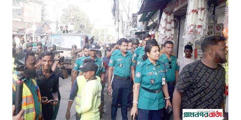 যৌথ বাহিনীর অভিযানে অবশেষে সিলেট নগরীর ফুটপাত দখলমুক্ত যৌথ বাহিনীর অভিযানে অবশেষে সিলেট নগরীর ফুটপাত দখলমুক্ত