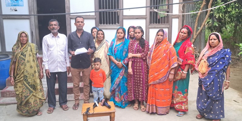 সিরাজদিখানে ভুয়া ওয়ারিশ বানিয়ে সম্পত্তি আত্মসাতের অভিযোগে সংবাদ সম্মেলন সিরাজদিখানে ভুয়া ওয়ারিশ বানিয়ে সম্পত্তি আত্মসাতের অভিযোগে সংবাদ সম্মেলন