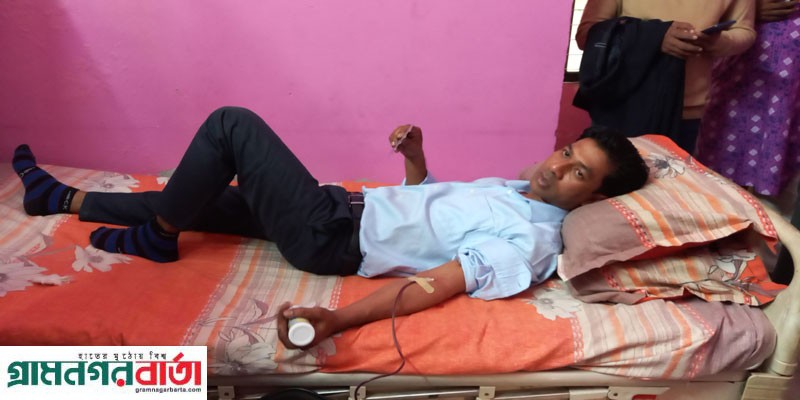 রোগীকে রক্ত দিলেন ইউ এন ও ফজলে রাব্বি রোগীকে রক্ত দিলেন ইউ এন ও ফজলে রাব্বি