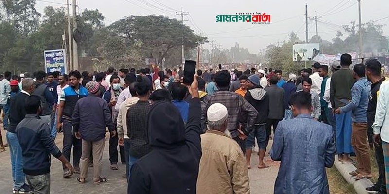 ইজিবাইকের ভাড়া নিয়ে দুই গ্রামবাসীর সংঘর্ষ, আহত ৫০ ইজিবাইকের ভাড়া নিয়ে দুই গ্রামবাসীর সংঘর্ষ, আহত ৫০