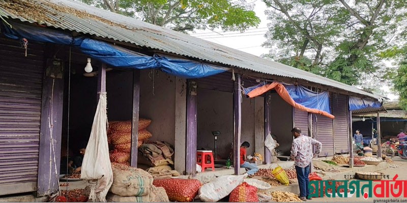 মাদারীপুরে সরকারি জমি দখল করে মার্কেট নির্মাণ করেছেন মহিলা আওয়ামীলীগের সভাপতি মাদারীপুরে সরকারি জমি দখল করে মার্কেট নির্মাণ করেছেন মহিলা আওয়ামীলীগের সভাপতি
