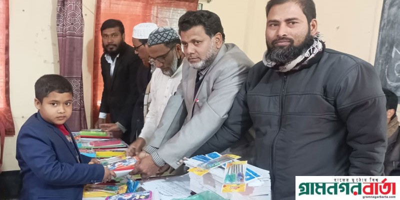 আদমদীঘিতে জামায়াতের শিক্ষা উপকরণ বিতরণ আদমদীঘিতে জামায়াতের শিক্ষা উপকরণ বিতরণ