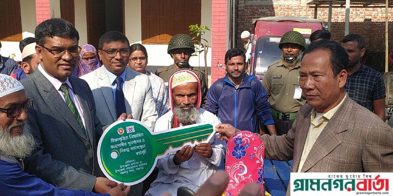 পঞ্চগড়ে ভিক্ষুক পূনবার্সনের উদ্যোগ প্রশাসনের তিন ভিক্ষুককে সহায়তা প্রদান পঞ্চগড়ে ভিক্ষুক পূনবার্সনের উদ্যোগ প্রশাসনের তিন ভিক্ষুককে সহায়তা প্রদান