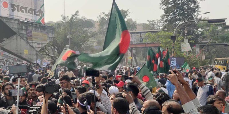 বিডিআর জওয়ানদের মুক্তির দাবিতে শাহবাগ মোড় অবরোধ বিডিআর জওয়ানদের মুক্তির দাবিতে শাহবাগ মোড় অবরোধ