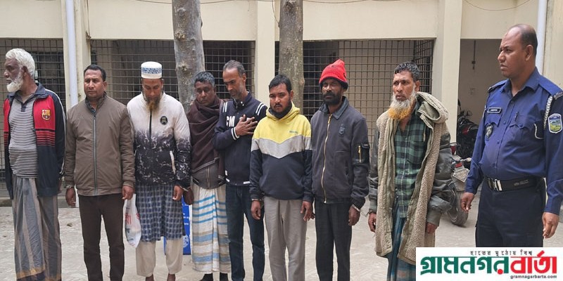 জামালপুরে সাবেক পৌর মেয়রের বাড়িতে গোপন বৈঠক চলাকালে গ্রেফতার-৮ জামালপুরে সাবেক পৌর মেয়রের বাড়িতে গোপন বৈঠক চলাকালে গ্রেফতার-৮