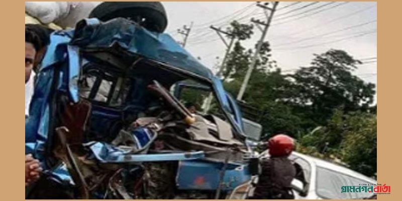 গাজীপুরে নিয়ন্ত্রণ হারিয়ে খালে পিকআপ, নিহত ৩ গাজীপুরে নিয়ন্ত্রণ হারিয়ে খালে পিকআপ, নিহত ৩