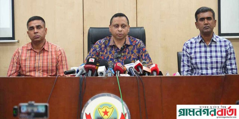 ঢাকার সন্ত্রাসীদের ধরতে ‘অলআউট অ্যাকশনে’ যাচ্ছে ডিবি ঢাকার সন্ত্রাসীদের ধরতে ‘অলআউট অ্যাকশনে’ যাচ্ছে ডিবি