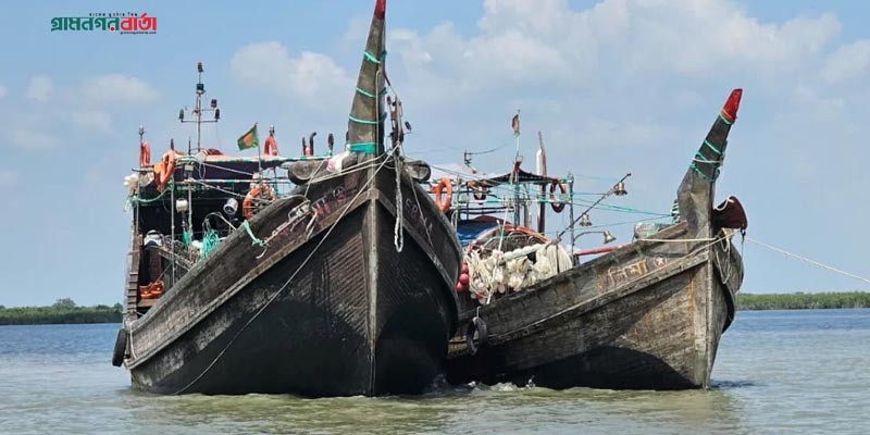 বঙ্গোপসাগরে ভাসতে থাকা ১৩ জেলে উদ্ধার বঙ্গোপসাগরে ভাসতে থাকা ১৩ জেলে উদ্ধার