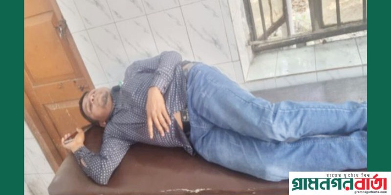টঙ্গীবাড়িতে পূর্ব শত্রুতার জের ধরে সাংবাদিককে মার ধরের অভিযোগ টঙ্গীবাড়িতে পূর্ব শত্রুতার জের ধরে সাংবাদিককে মার ধরের অভিযোগ