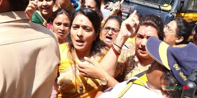 বিনা শাস্তিতে নারীদের ১টা করে খুনের অনুমতির দাবি জানান ভারতীয় নেত্রী বিনা শাস্তিতে নারীদের ১টা করে খুনের অনুমতির দাবি জানান ভারতীয় নেত্রী
