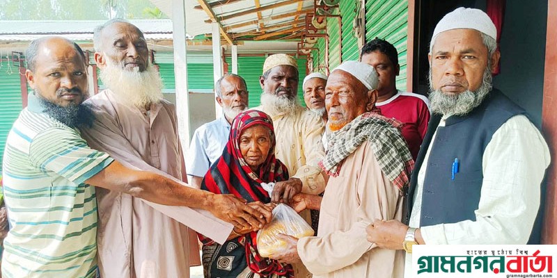 কাউনিয়ায় অসহায় মানুষের মাঝে সেমাই চিনি বিতরণ কাউনিয়ায় অসহায় মানুষের মাঝে সেমাই চিনি বিতরণ