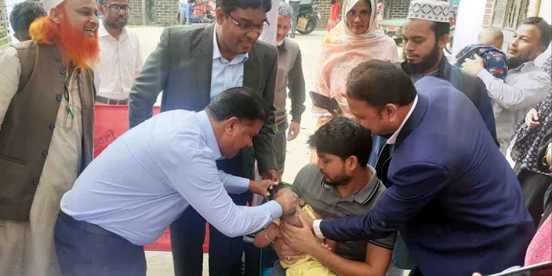 পঞ্চগড়ে জাতীয় ভিটামিন প্লাস উদ্বোধন করলেন যুগ্ম সচিব রফিকুল ইসলাম সেলিম পঞ্চগড়ে জাতীয় ভিটামিন প্লাস উদ্বোধন করলেন যুগ্ম সচিব রফিকুল ইসলাম সেলিম