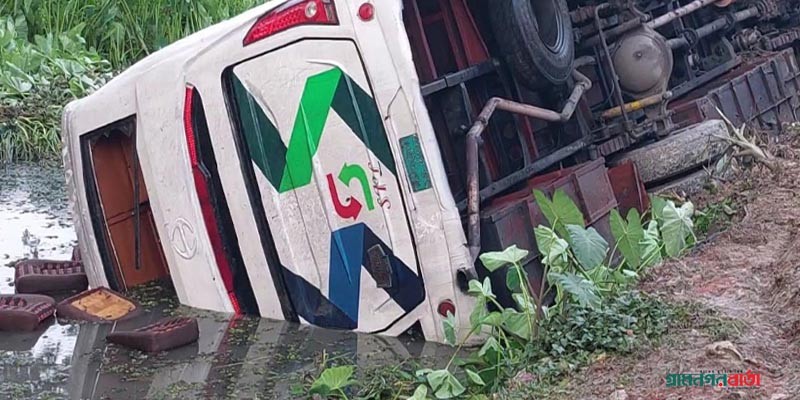 ঝালকাঠিতে বাস দুর্ঘটনায় আহত ১৩ ঝালকাঠিতে বাস দুর্ঘটনায় আহত ১৩