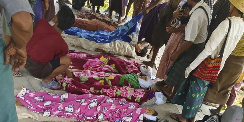 স্কুলে জান্তা বাহিনীর বিমান হামলা, ২০ শিশুসহ নিহত ২২ স্কুলে জান্তা বাহিনীর বিমান হামলা, ২০ শিশুসহ নিহত ২২