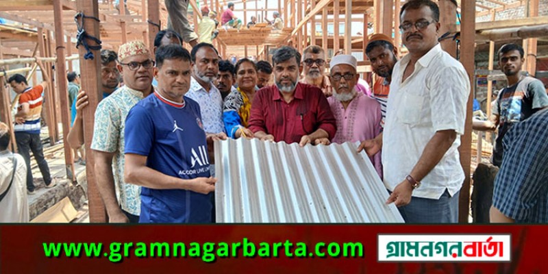 শ্রীনগর বাজারে ভয়াবহ আগুনে ক্ষতিগ্রস্থ ব্যবসায়ীদের মাঝে নগদ অর্থ ও ডেউটিন বিতরণ শ্রীনগর বাজারে ভয়াবহ আগুনে ক্ষতিগ্রস্থ ব্যবসায়ীদের মাঝে নগদ অর্থ ও ডেউটিন বিতরণ