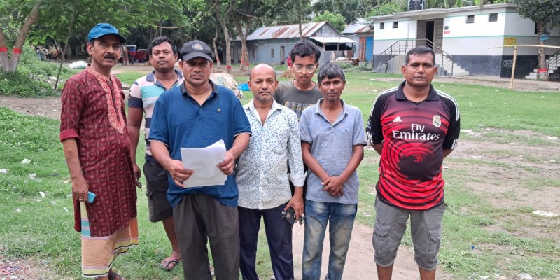 সিরাজদিখানে প্রকাশিত সংবাদের প্রতিবাদে সংবাদ সম্মেলন ও বিক্ষোভ সিরাজদিখানে প্রকাশিত সংবাদের প্রতিবাদে সংবাদ সম্মেলন ও বিক্ষোভ
