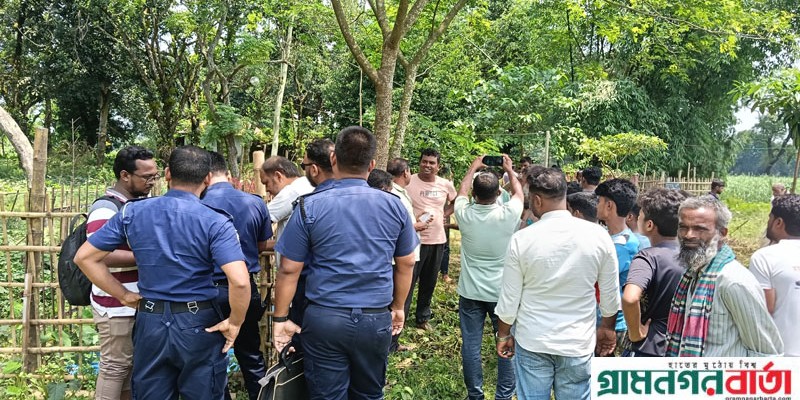 পঞ্চগড়ে কবর থেকে ৫কঙ্কাল চুরি, ঘটনাস্থলে পুলিশ পঞ্চগড়ে কবর থেকে ৫কঙ্কাল চুরি, ঘটনাস্থলে পুলিশ