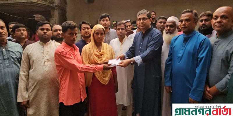 শিবগঞ্জ শ্রমিকদল নেতার মেয়ের বিবাহের অনুদান দিলেন তারেক রহমান শিবগঞ্জ শ্রমিকদল নেতার মেয়ের বিবাহের অনুদান দিলেন তারেক রহমান