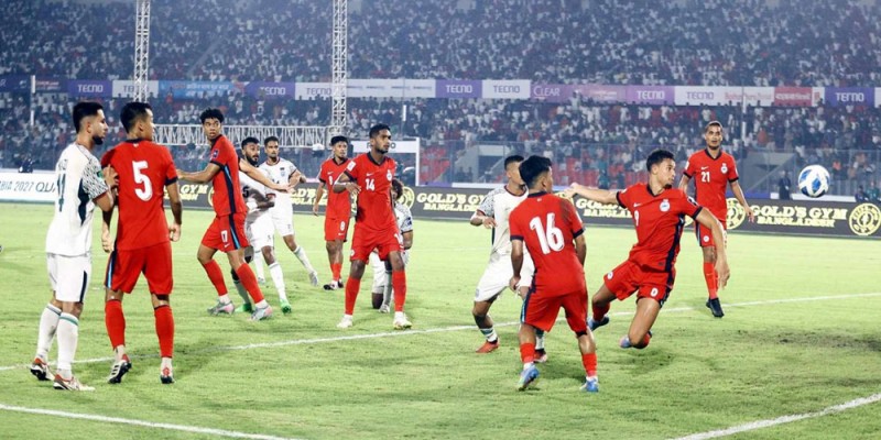 দারুণ লড়েও সিঙ্গাপুরের কাছে হারল হামজা-সামিতের বাংলাদেশ দারুণ লড়েও সিঙ্গাপুরের কাছে হারল হামজা-সামিতের বাংলাদেশ