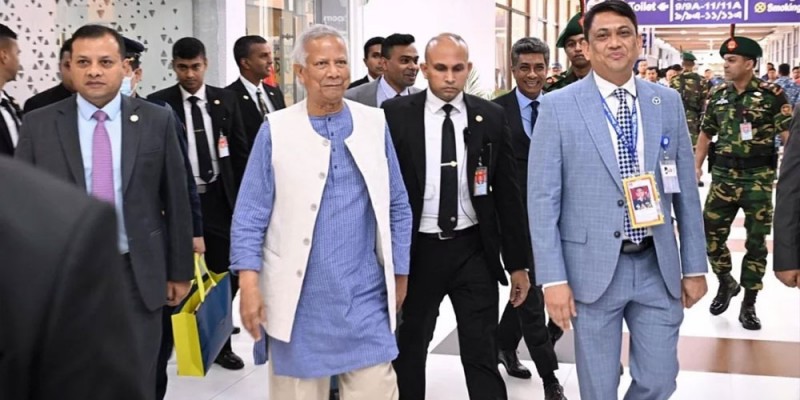 চার দিনের যুক্তরাজ্য সফর শেষে দেশে পৌঁছেছেন অধ্যাপক ইউনূস চার দিনের যুক্তরাজ্য সফর শেষে দেশে পৌঁছেছেন অধ্যাপক ইউনূস