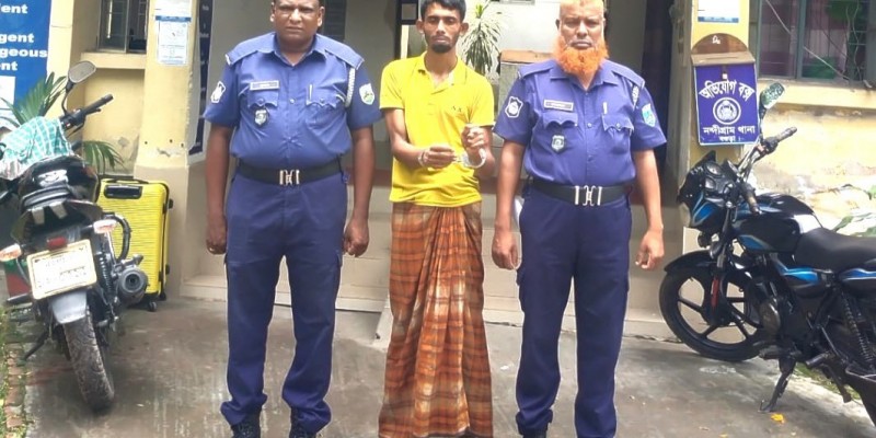নন্দীগ্রামে গৃহবধূকে ধর্ষণ চেষ্টার মামলায় যুবক গ্রেপ্তার নন্দীগ্রামে গৃহবধূকে ধর্ষণ চেষ্টার মামলায় যুবক গ্রেপ্তার