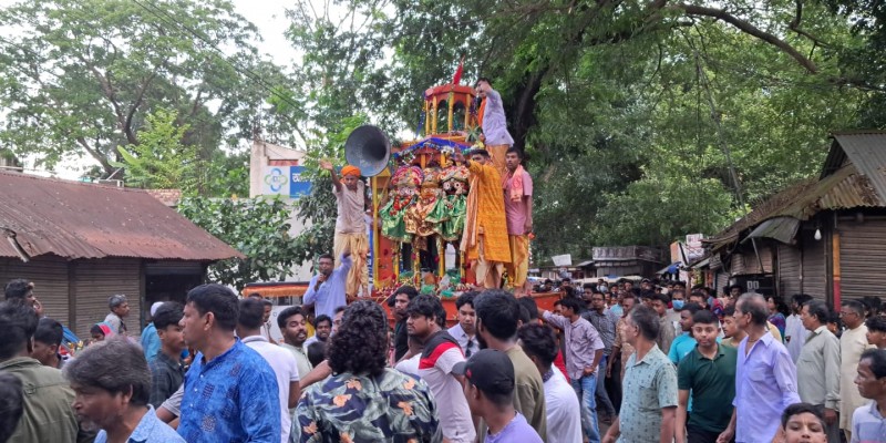 সিরাজদিখানে উল্টো রথযাত্রা দিয়ে শেষ হলো জগন্নাথদেবের রথযাত্রার মহোৎসব