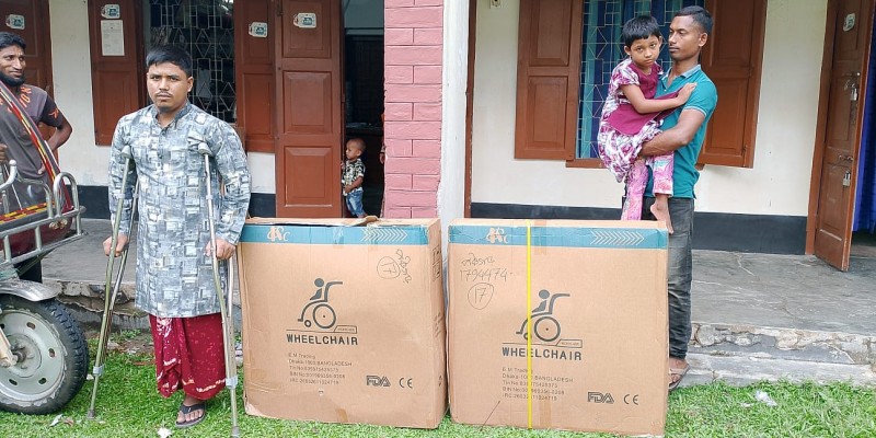 পঞ্চগড়ে হুইল চেয়ার পেয়ে নতুন স্বপ্নে বিমোহিত ১৭ জন প্রতিবন্ধি