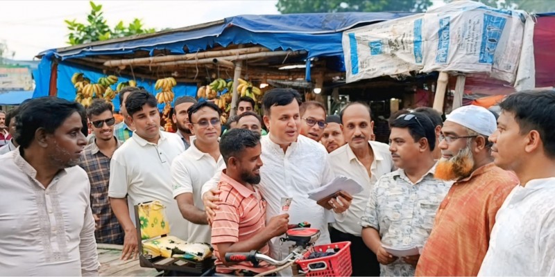 নন্দীগ্রামে ভোট প্রার্থনায় সাবেক সংসদ সদস্য মোশারফ হোসেনের গণসংযোগ
