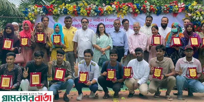 ঝিকুট ফাউন্ডেশনের সংবর্ধনা পেল ৩৮ মেধাবী শিক্ষার্থী   