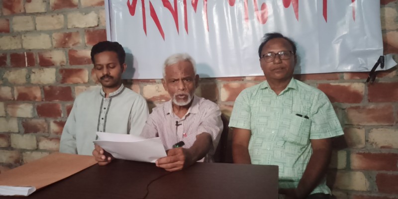 হয়রানি ও মিথ্যা মামলা দেয়ার প্রতিবাদে পঞ্চগড়ে সংবাদ সম্মেলন 