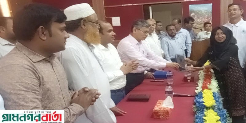 শিবগঞ্জে ২০২২, ২০২৩ সালের শ্রেষ্ঠ শিক্ষার্থীদের পুরস্কার ও সনদ বিতরণ শিবগঞ্জে ২০২২, ২০২৩ সালের শ্রেষ্ঠ শিক্ষার্থীদের পুরস্কার ও সনদ বিতরণ