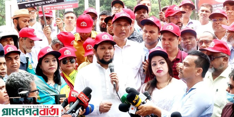 শহীদ মিনার আমাদের প্রতিরোধ ও বিজয়ের প্রতীক : উপদেষ্টা মাহফুজ